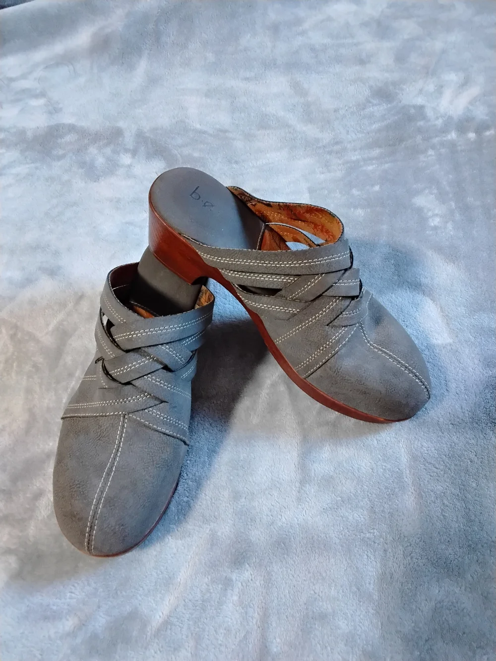 B.O.D by Rachael Finch Gray Men's Slip-On Loafers with Cross-Strap